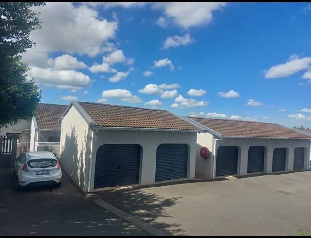3 BEDROOM SECTIONAL TITLE RENTED IN THE WOLDS